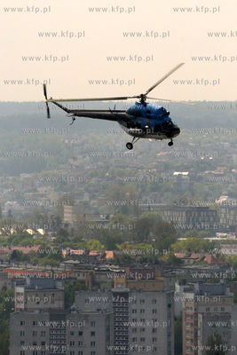 Smiglowiec Mi2 plus Urzedu Morskiego (SP SHO) nad Gdynia.
20.05.2010
Fot....