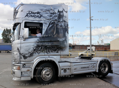 Promem linii FINNLINES przyplynely do gdynskiego portu...