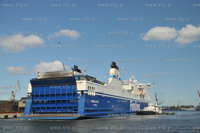 Gdynia. Prom Finnlady linii Finnlines.
07.07.2010
fot....
