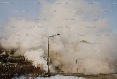 Pekniecie rury cieplowniczej w Gdansku na ul. Pana...
