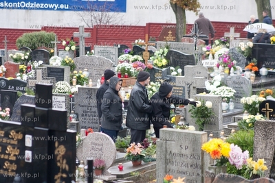 Dzień Wszystkich Świętych. Cmentarz w Starogardzie...