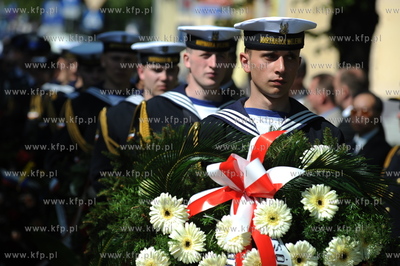 Gdansk. Obchody rocznicowe Konstytucji 3 Maja, kwiaty...