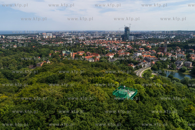 Gdańsk, Oliwa, lasy oliwskie, widoczna wieża widokowa...