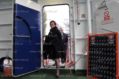 Danuta Walesowa zostala matka chrzestna promu fiordowego...