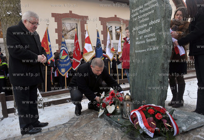 Uroczystosci nadania szkole podstawowej w Niestepowie...