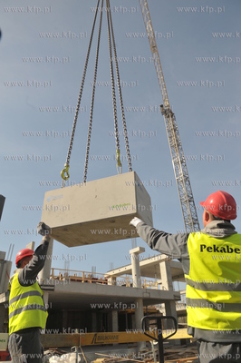 Uroczyste poswiecenie i wmurowanie kamienia wegielnego...