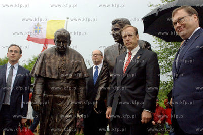 Odsłonięcie Pomnika Papieża Jana Pawła II i Prezydenta...