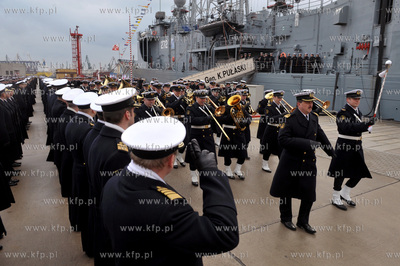 Port Wojenny w Gdyni Oksywie. Uroczystosc przekazania...