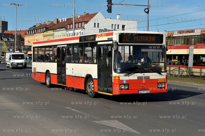 Gdansk. Autobus marki Mercedes komunikacji miejskiej...