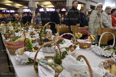 Gdańsk. Suchanino. Święcenie pokarmów w parafii...