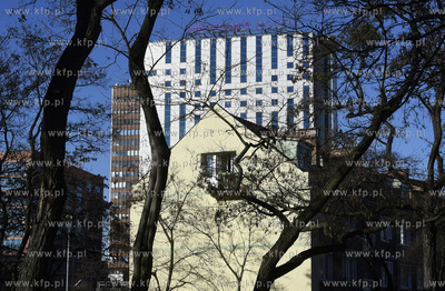 Gdańsk. Hotel Mercure dawny Hevelius, a na pierwszym...