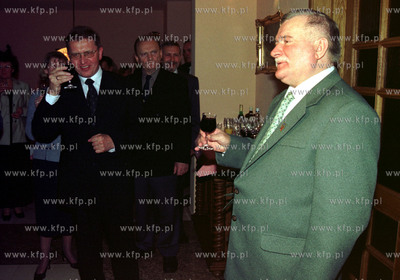    Urodziny Lecha Walesy. Toast w domu na ul. Polanski...