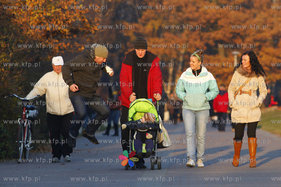 Gdansk. Promenada prowadzaca do Molo.
12.11.2011
fot....