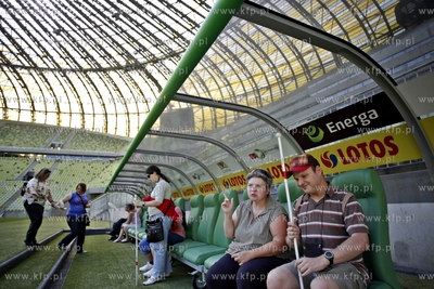 Przed stadionem pilkarskim PGE Arena odslonieto jej...
