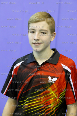 Tomasz Kotowski, tenisista stolowy. 18.11.2013 fot....