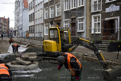 Wymiana nawierzchni ulicy Chlebnickiej w Gdańsku.
20.02.2017
fot....