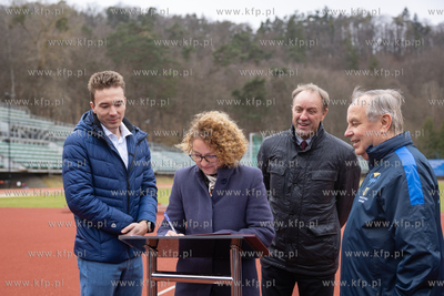 Podpisanie umowy na finansowanie budowy  strefy rozgrzewkowej,...