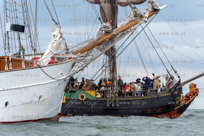 Zlot żaglowców Baltic Sail w Gdańsku. Parada jedostek...