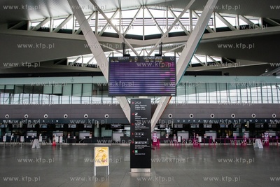 Gdańsk, Port Lotniczy im. Lecha Wałęsy. Z powodu...