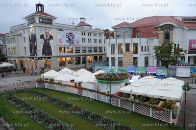 Plac Zdrojowy, Sopot. Otwarcie pierwszej w Polsce sezonowej...