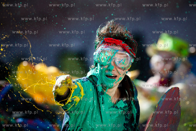 Gdansk. Centrum Stocznia Gdanska. Kolorowy smigus-dyngus...