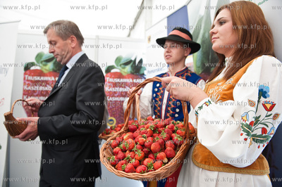 Gdansk. Targ Weglowy. Inauguracja kampanii promujacej...
