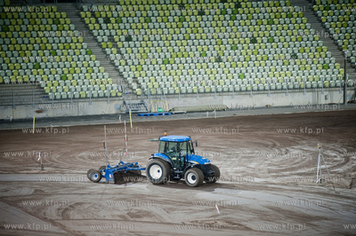 Gdansk. Stadion PGE Arena. Wymiana murawy przed meczem...