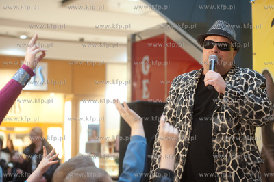 Gdansk. Galeria Baltycka. Obchody swiatowego dnia kota....