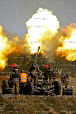 Centralny Poligon Sil Powietrznych w Ustce. Strzelanie...