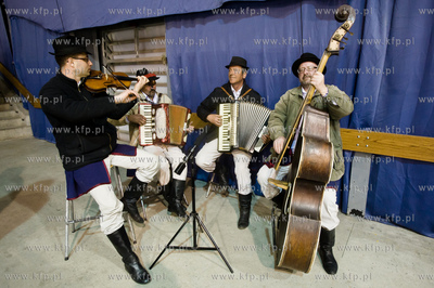 Gdansk. Hala Olivia. Kaszubski Weekend z Hokejem. Mecz...