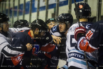Gdańsk. Hala Oliwia. Polska Hokej Liga. Mecz o utrzymanie...