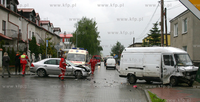 Wypadek na skrzyzowaniu osiedlowych uliczek Kieleckiej...