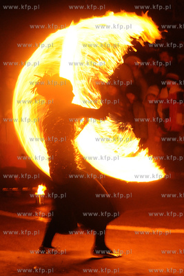 Bulwar Nadmorski w Gdyni. Wystep Trojmiejskiego Teatru...