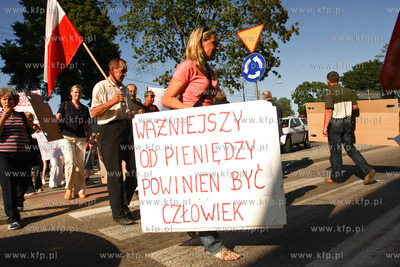 Chwaszczyno. Protest mieszancow Chwaszczyna i okolicznych...