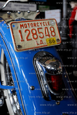 Prezentacja nowoodrestaurowanego mootcykla Harley -...