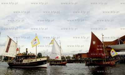 V Zlot Oldtimerow w Gdansku. Parada na Motlawie 26.08.2012...