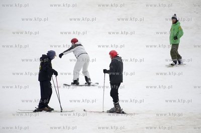 Koszałkowo. Stok narciarski i wyciąg na zboczach...