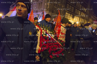Gdańsk. Przemarsz konduktu żałobnego z trumną zamordowanego...