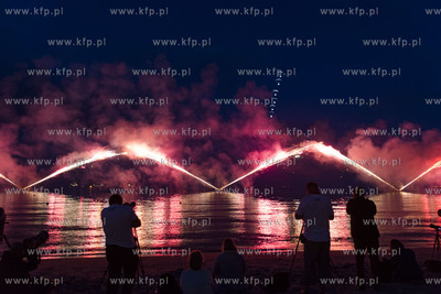 LOTOS Gdynia Aerobaltic 2019. Pokazy wieczorno-nocne...