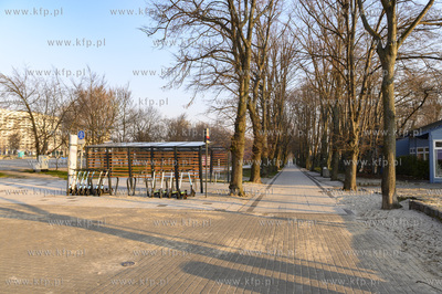 Gdynia. Plac przed plażą miejską. 28.03.2020 Fot....