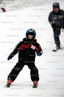 Stok narciarski z wyciagiem w Trzepowie na Kaszubach.
3.01.2010
fot....