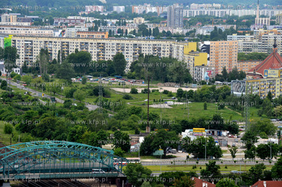 Zaspa. Widok na bloki na ul. Pilotow  z budowanego...