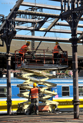 Remont 3 peronu na Dworcu Glownym PKP w Gdansku zwiazany...