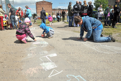 Gdansk Orunia. Akcji malowania scian tunelu na ul....