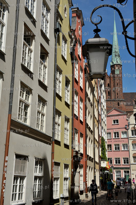 Gdańsk, ul. Kramarska, w tle Bazylika Mariacka

09.06.2016...