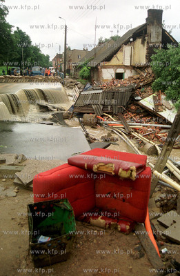 Powodz w Gdansku. Zmyty dom przy ul. Trakt sw. Wojciecha;...