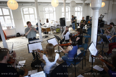 Gdansk. Zespol Coma rozpoczyna proby z Orkiestra Symfonikow...