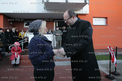 Uroczystosc przekazania kluczy nowym mieszkancom kamienic...