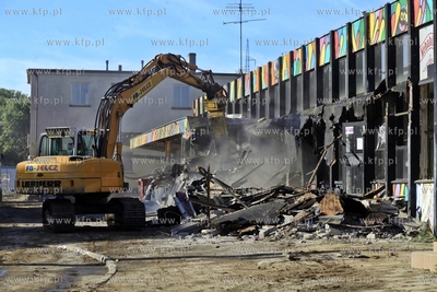 Wyburzanie budynku dworca PKP w Sopocie.
01.08.2013
fot....