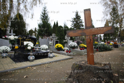 Cmentarz komunalny przy ul. Spokojnej w Pruszczu Gdanskim.
01.11.2013
fot....